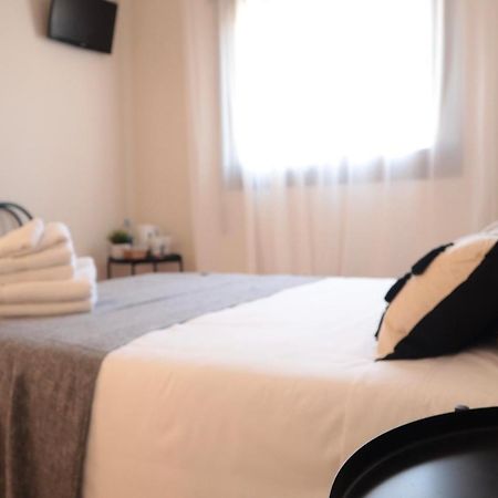 Barcelona Pr Guesthouse El Prat de Llobregat Bagian luar foto